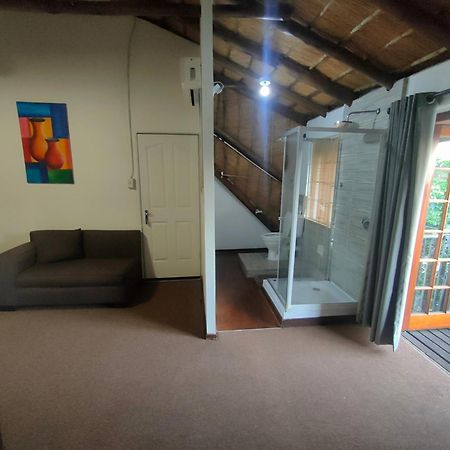 Libra Lodge Сэндтон Экстерьер фото