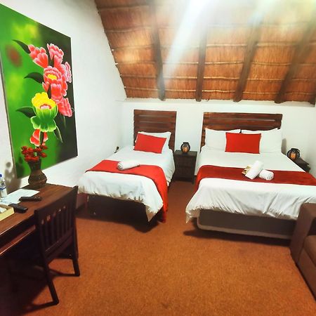 Libra Lodge Сэндтон Экстерьер фото
