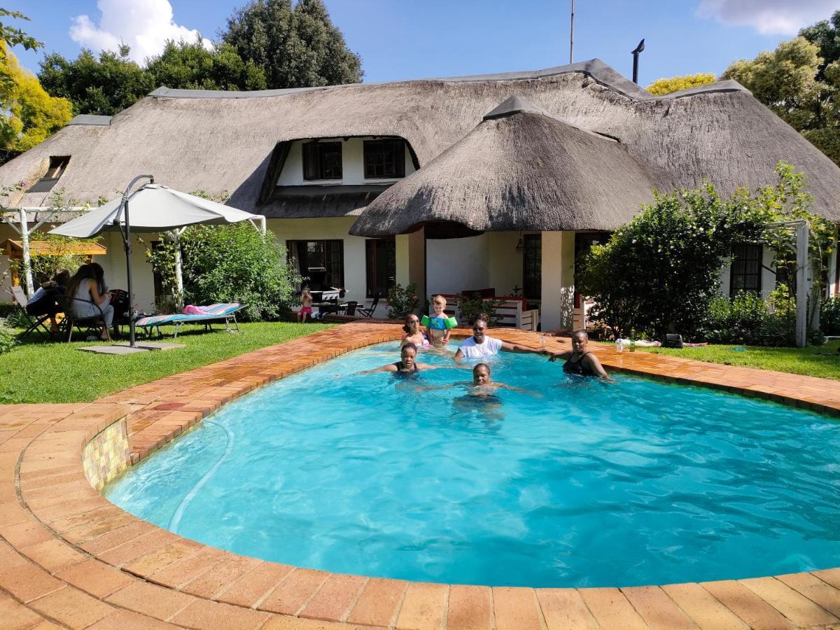 Libra Lodge Сэндтон Экстерьер фото